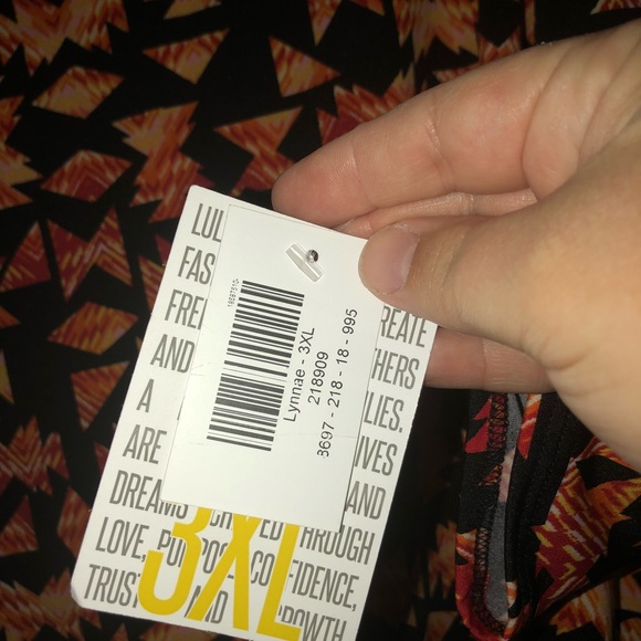 LuLaRoe Lynnae - Picture 5 of 5